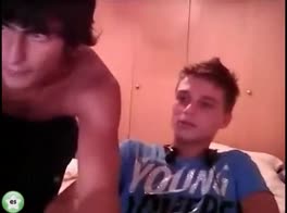 2 boys wank and cum together